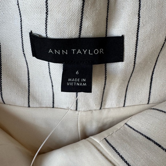 Ann Taylor striped linen blend high rise shorts NWT - Picture 6 of 8